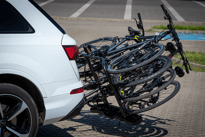 Nosič bicyklov na ťažné zariadenie Inter Pack Quattro s 13-kolíkovým uchytením